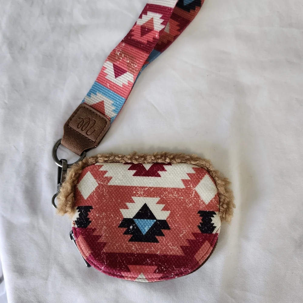 Wrangler Brown Card Holder with Multicolor Aztec Pouch